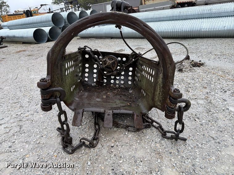 image for item FU0596 Crane dredge bucket