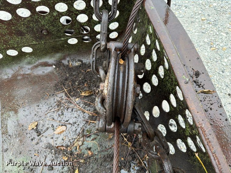 image for item FU0596 Crane dredge bucket