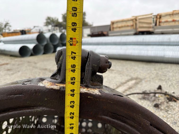 image for item FU0596 Crane dredge bucket
