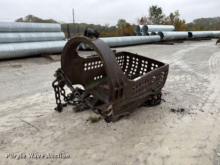 image for item FU0597 Crane dredge bucket