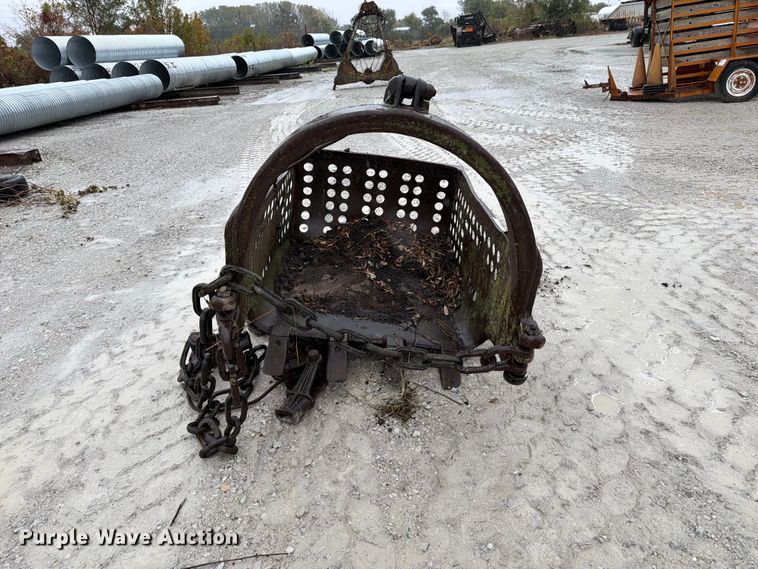 image for item FU0597 Crane dredge bucket