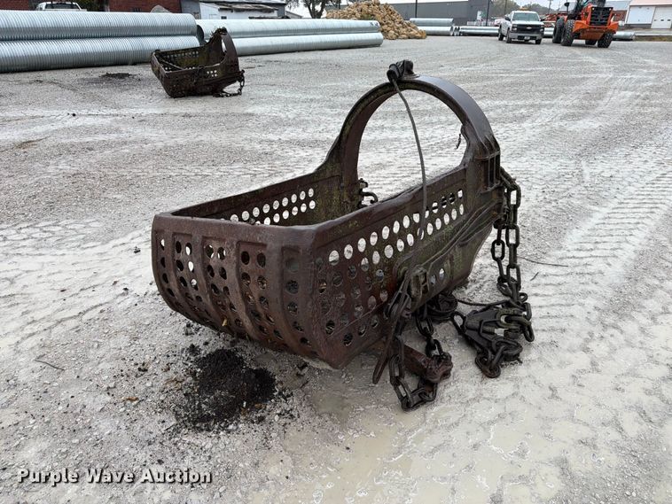 image for item FU0597 Crane dredge bucket