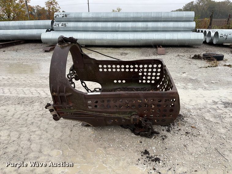 image for item FU0597 Crane dredge bucket