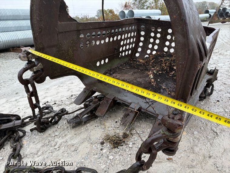 image for item FU0597 Crane dredge bucket