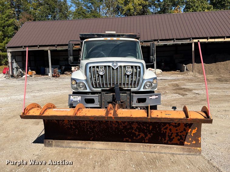 image for item FU4748 2009 International 7300 dump truck