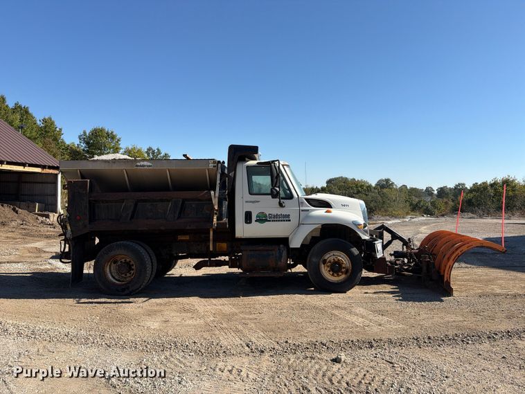 image for item FU4748 2009 International 7300 dump truck