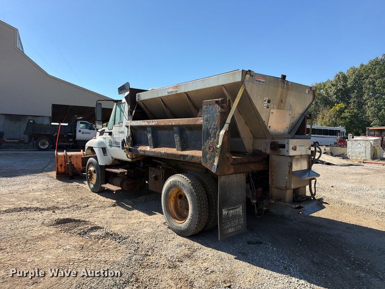 image for item FU4748 2009 International 7300 dump truck