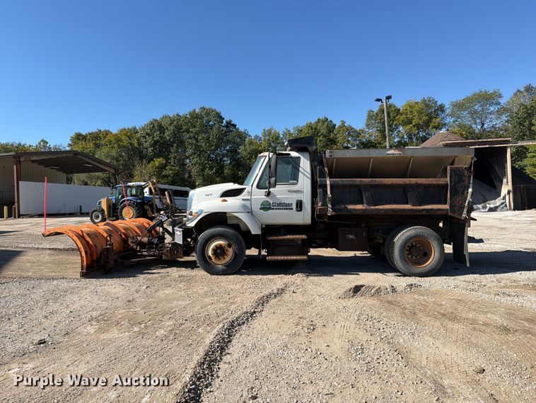 image for item FU4748 2009 International 7300 dump truck