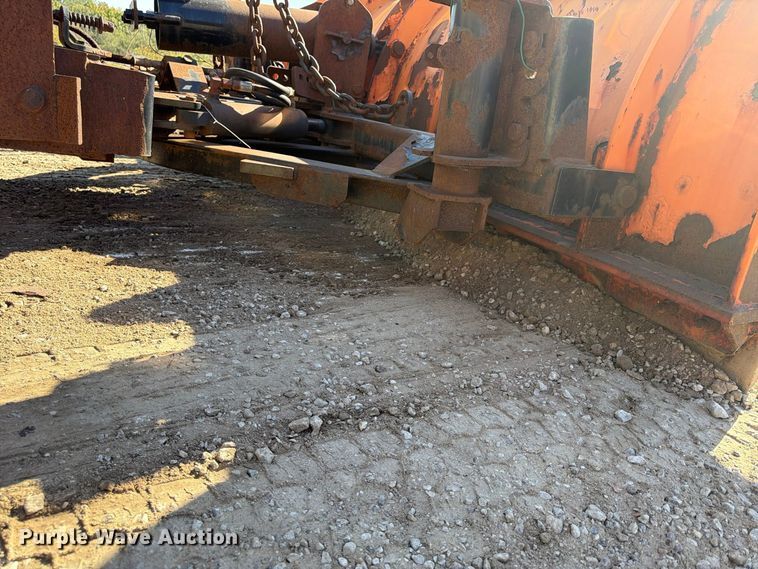 image for item FU4748 2009 International 7300 dump truck