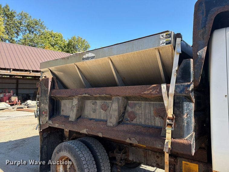 image for item FU4748 2009 International 7300 dump truck