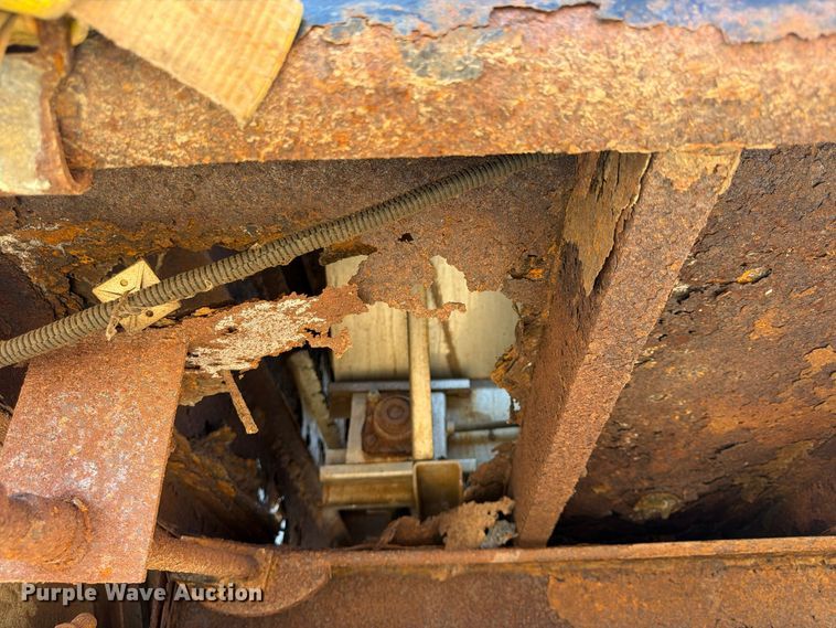 image for item FU4748 2009 International 7300 dump truck