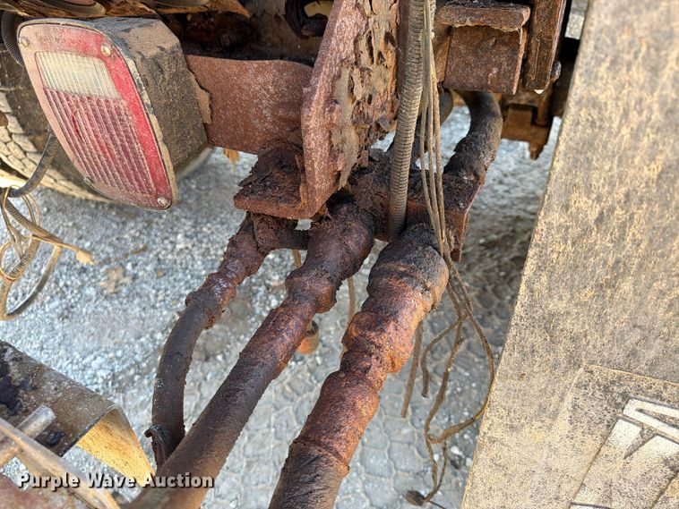 image for item FU4748 2009 International 7300 dump truck