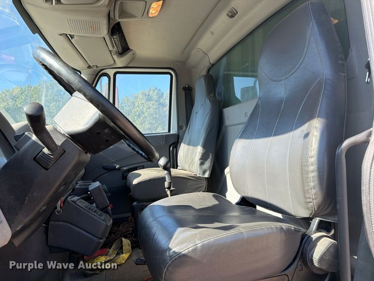 image for item FU4748 2009 International 7300 dump truck
