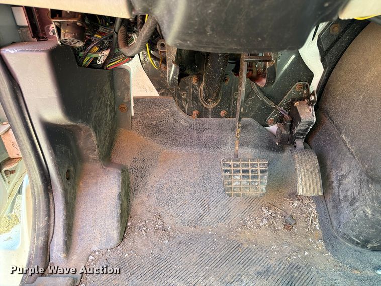 image for item FU4748 2009 International 7300 dump truck