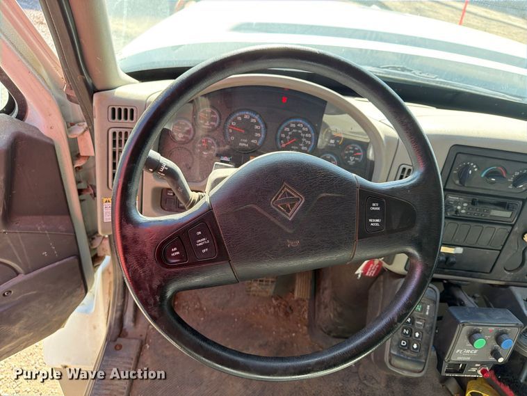 image for item FU4748 2009 International 7300 dump truck