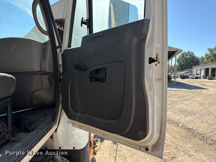 image for item FU4748 2009 International 7300 dump truck