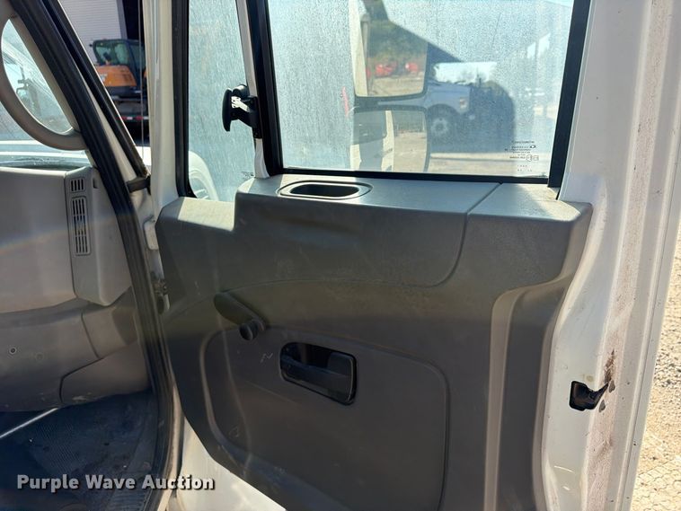 image for item FU4748 2009 International 7300 dump truck