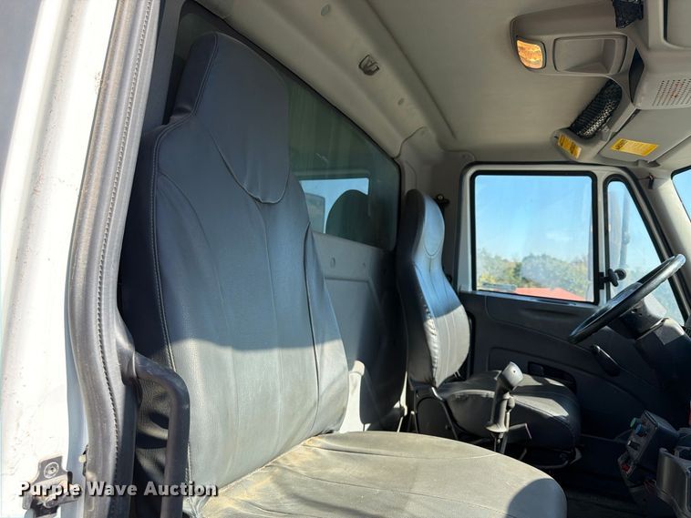image for item FU4748 2009 International 7300 dump truck