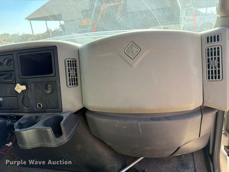 image for item FU4748 2009 International 7300 dump truck