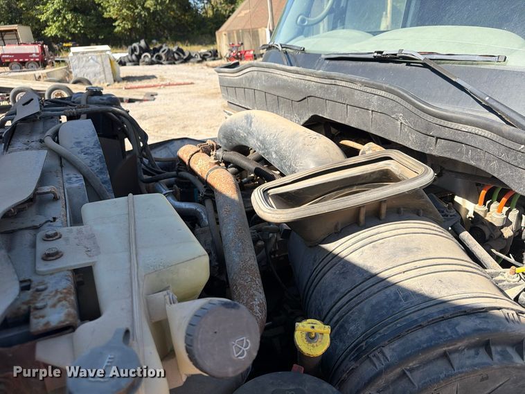 image for item FU4748 2009 International 7300 dump truck