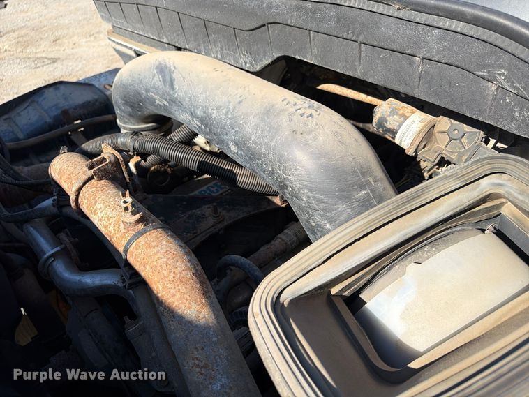 image for item FU4748 2009 International 7300 dump truck