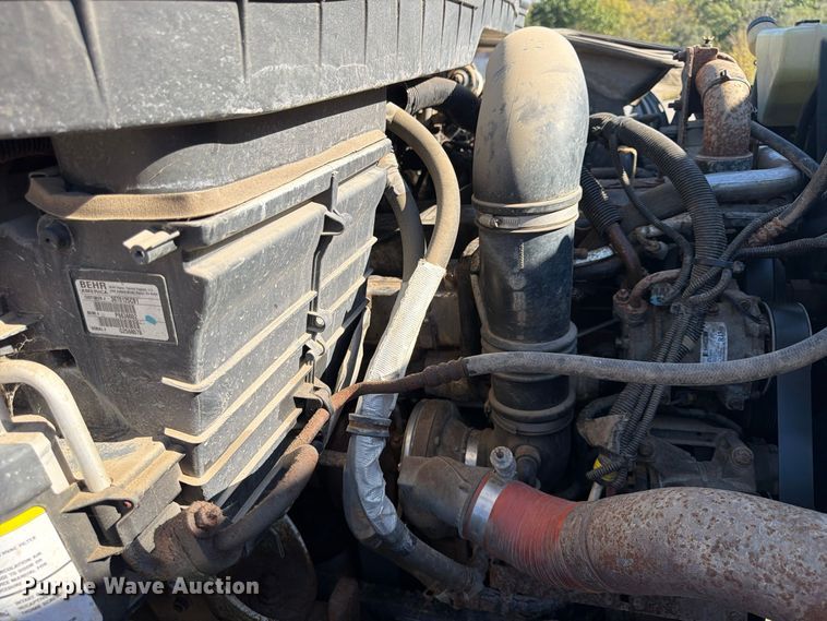 image for item FU4748 2009 International 7300 dump truck