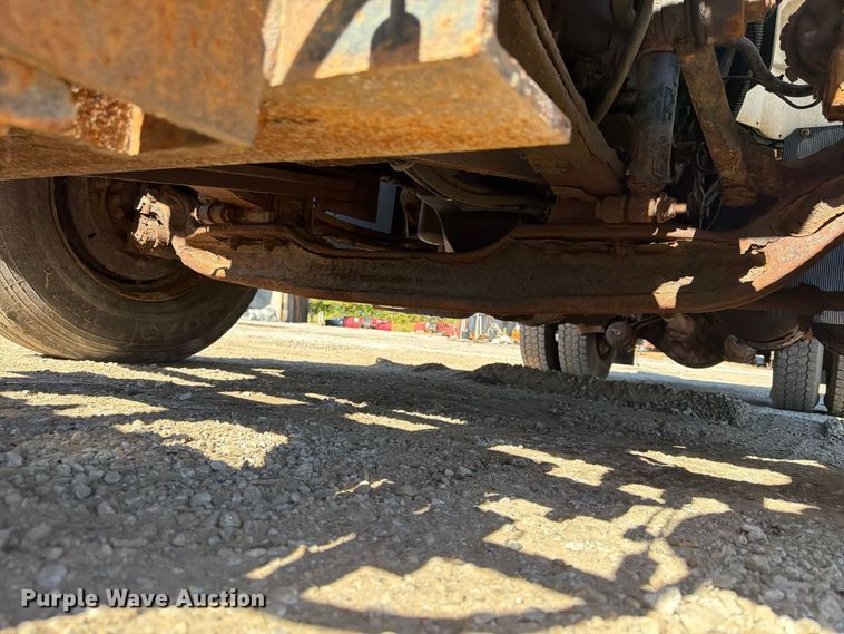 image for item FU4748 2009 International 7300 dump truck
