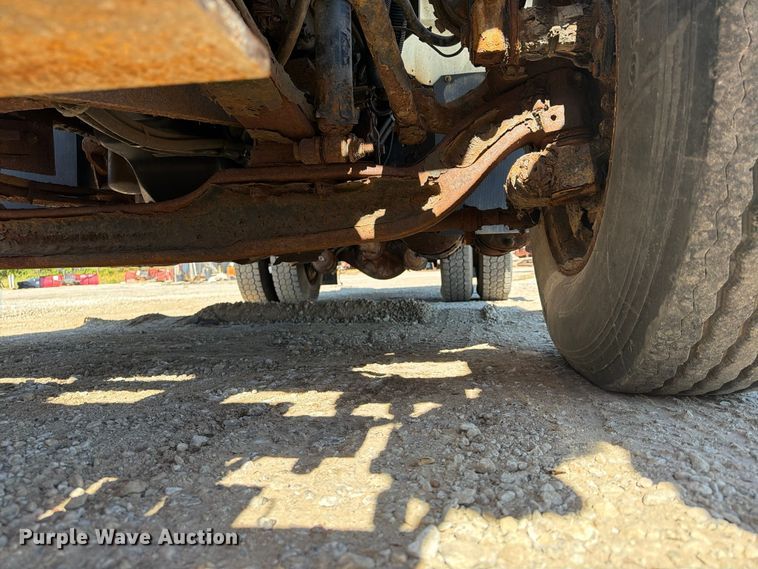 image for item FU4748 2009 International 7300 dump truck
