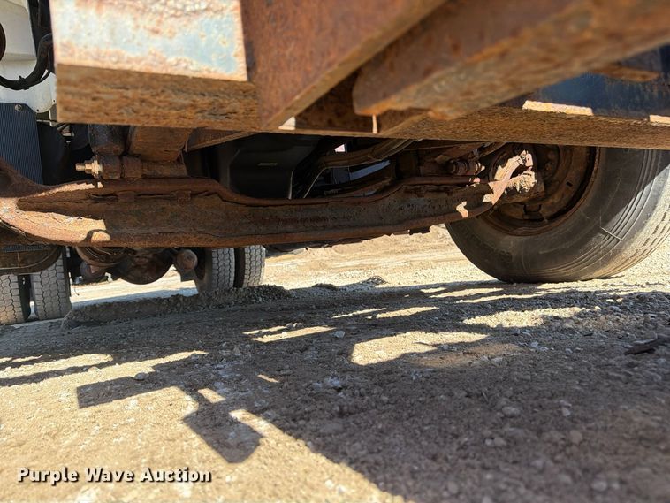 image for item FU4748 2009 International 7300 dump truck