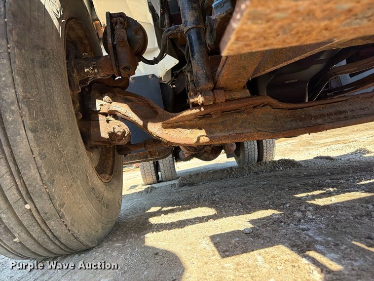 image for item FU4748 2009 International 7300 dump truck