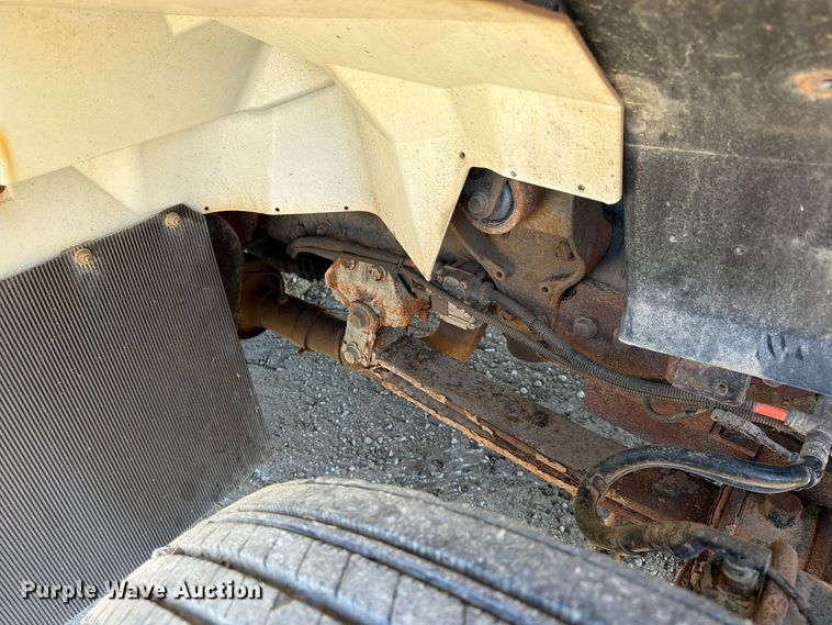image for item FU4748 2009 International 7300 dump truck