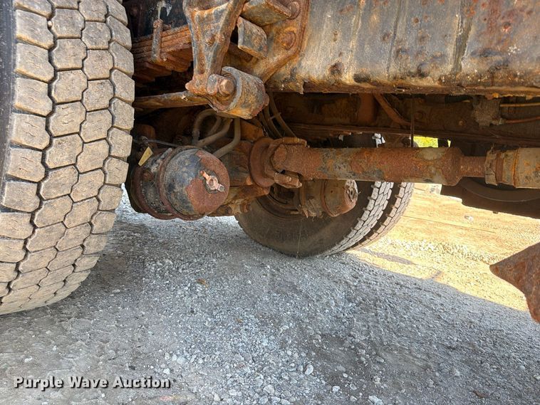 image for item FU4748 2009 International 7300 dump truck