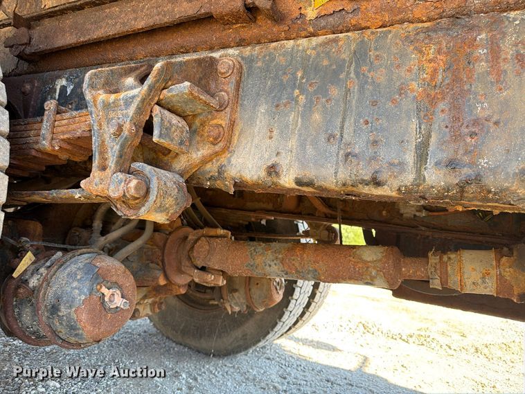 image for item FU4748 2009 International 7300 dump truck