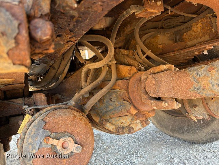 image for item FU4748 2009 International 7300 dump truck