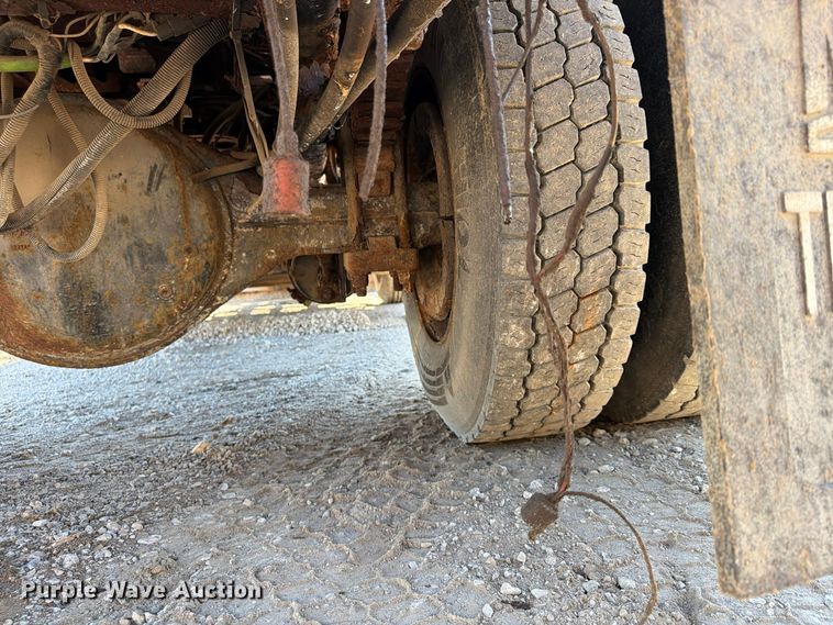 image for item FU4748 2009 International 7300 dump truck