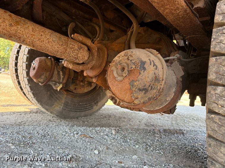image for item FU4748 2009 International 7300 dump truck