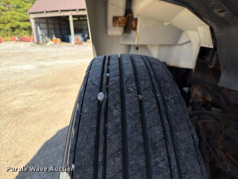 image for item FU4748 2009 International 7300 dump truck