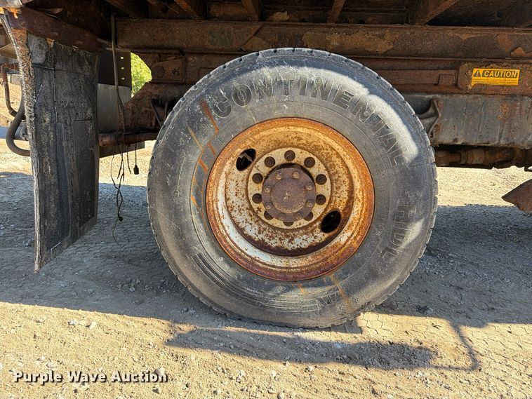image for item FU4748 2009 International 7300 dump truck