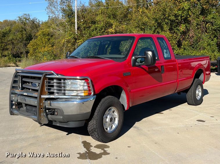image for item FU4762 2004 Ford F350 Super Duty Ext. Cab pickup truck