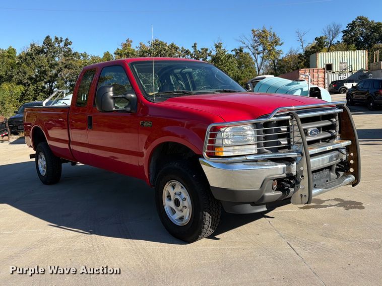 image for item FU4762 2004 Ford F350 Super Duty Ext. Cab pickup truck
