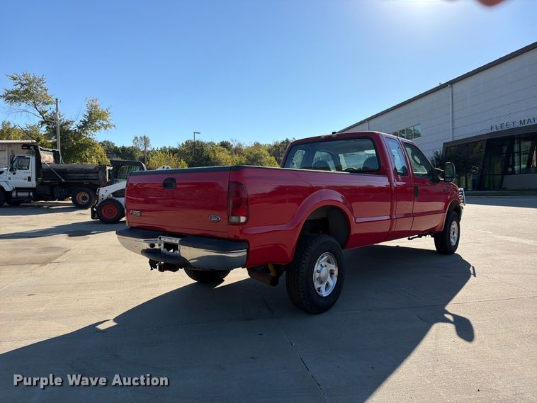 image for item FU4762 2004 Ford F350 Super Duty Ext. Cab pickup truck