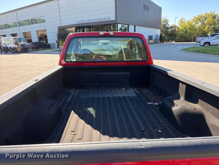 image for item FU4762 2004 Ford F350 Super Duty Ext. Cab pickup truck