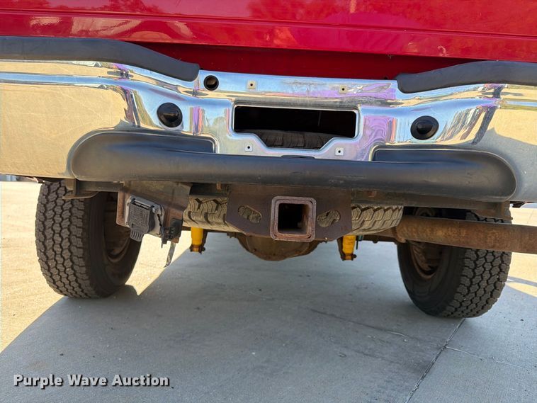 image for item FU4762 2004 Ford F350 Super Duty Ext. Cab pickup truck