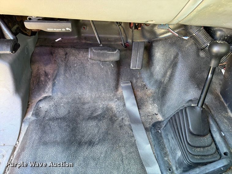 image for item FU4762 2004 Ford F350 Super Duty Ext. Cab pickup truck