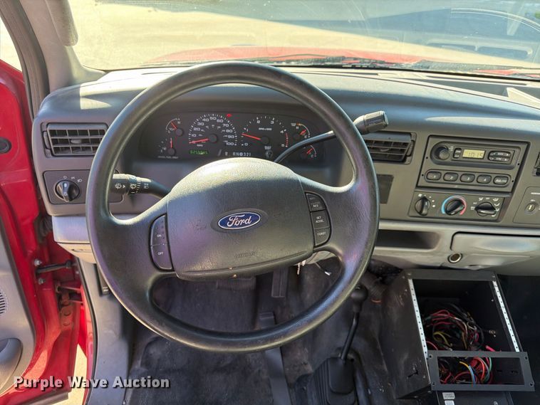 image for item FU4762 2004 Ford F350 Super Duty Ext. Cab pickup truck