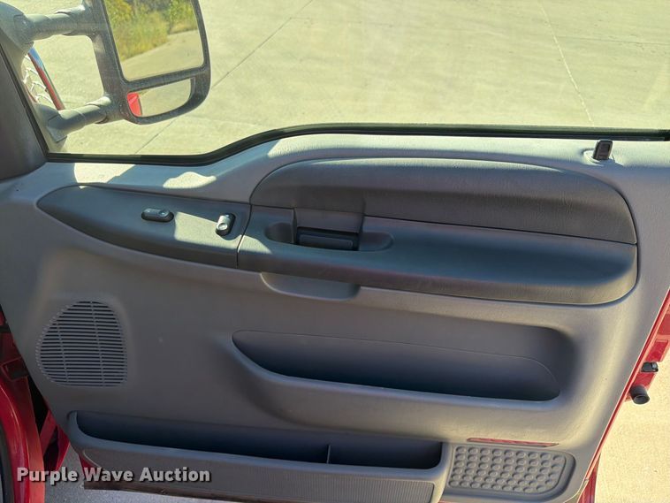 image for item FU4762 2004 Ford F350 Super Duty Ext. Cab pickup truck