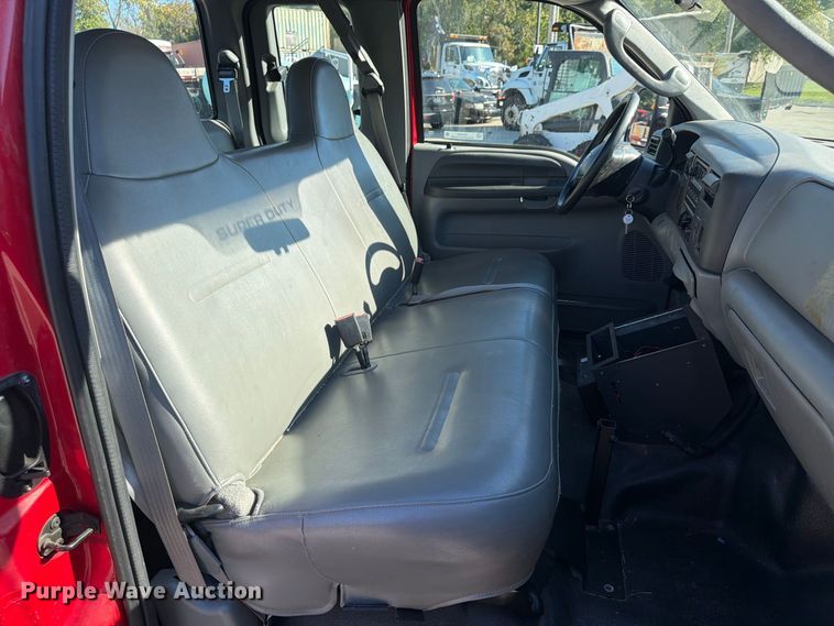 image for item FU4762 2004 Ford F350 Super Duty Ext. Cab pickup truck