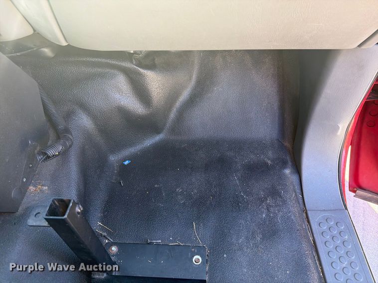 image for item FU4762 2004 Ford F350 Super Duty Ext. Cab pickup truck