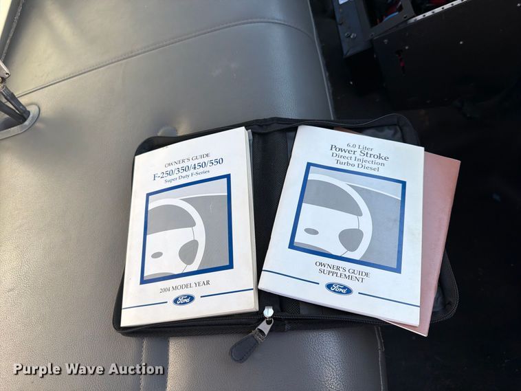image for item FU4762 2004 Ford F350 Super Duty Ext. Cab pickup truck