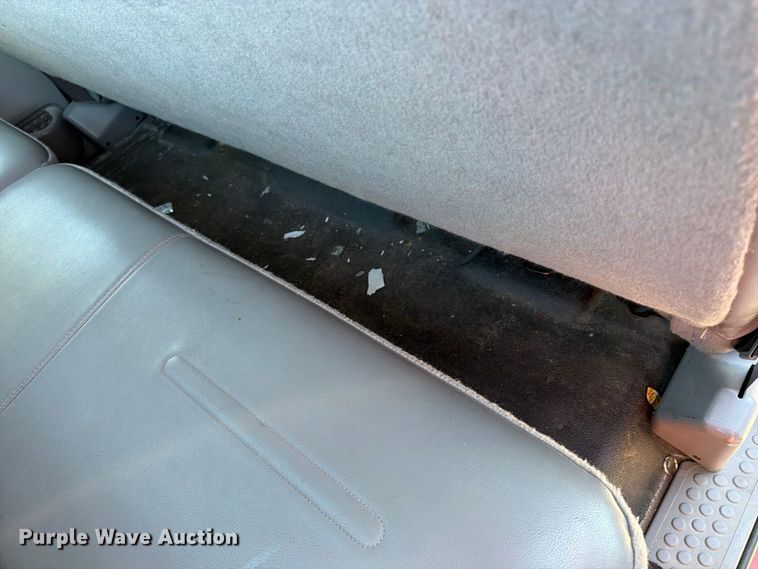 image for item FU4762 2004 Ford F350 Super Duty Ext. Cab pickup truck